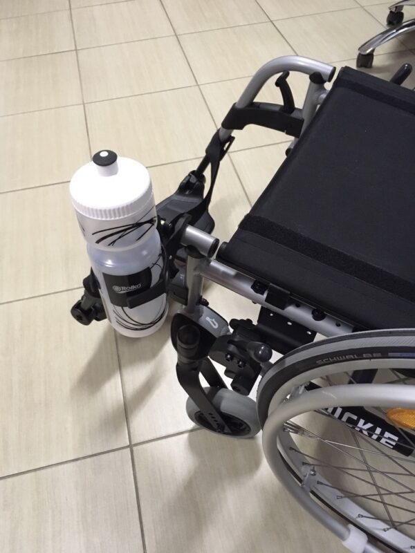 drziak na flasu na invalidny vozik