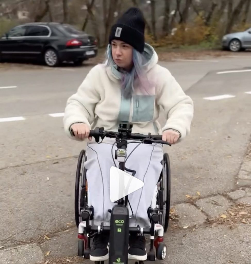 Petra Banášová testuje prídavný pohon EcoTravel