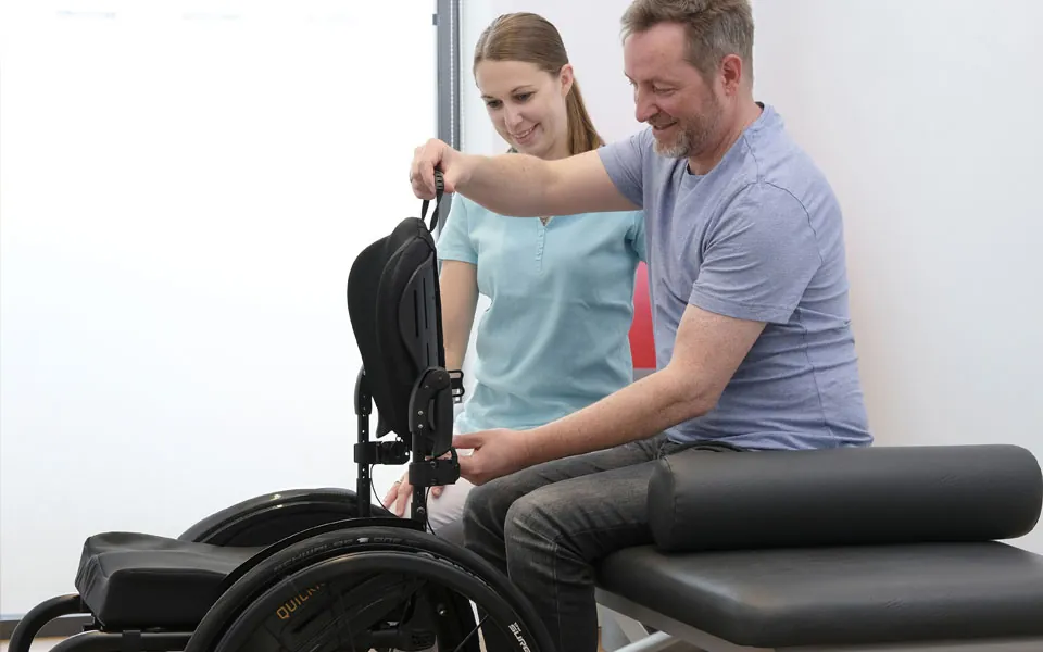 feature-j3back-install Chrbtová opierka na invalidný vozík JAY J3