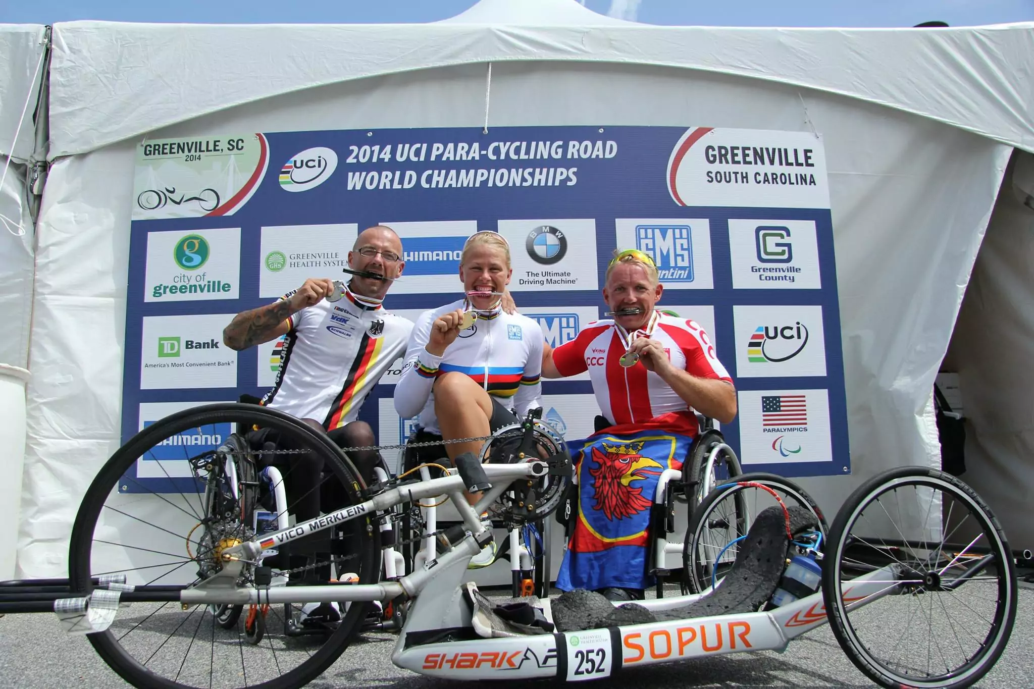 10668888_10152350270691545_4409825931561155749_o handbike Quickie Shark