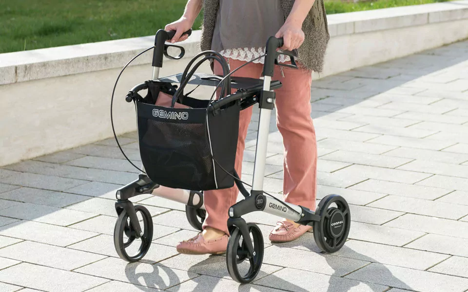 chodítko s kontrolou rýchlosti