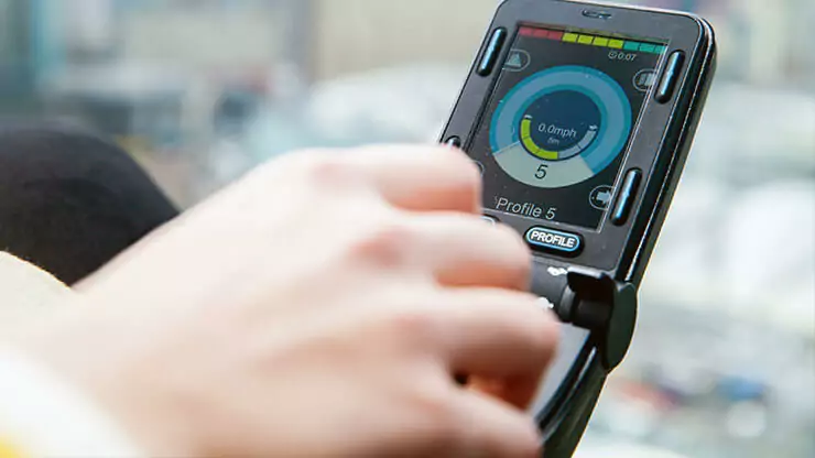 feature-r-net-control elektrický vozík QUICKIE Q300 M Mini Teens