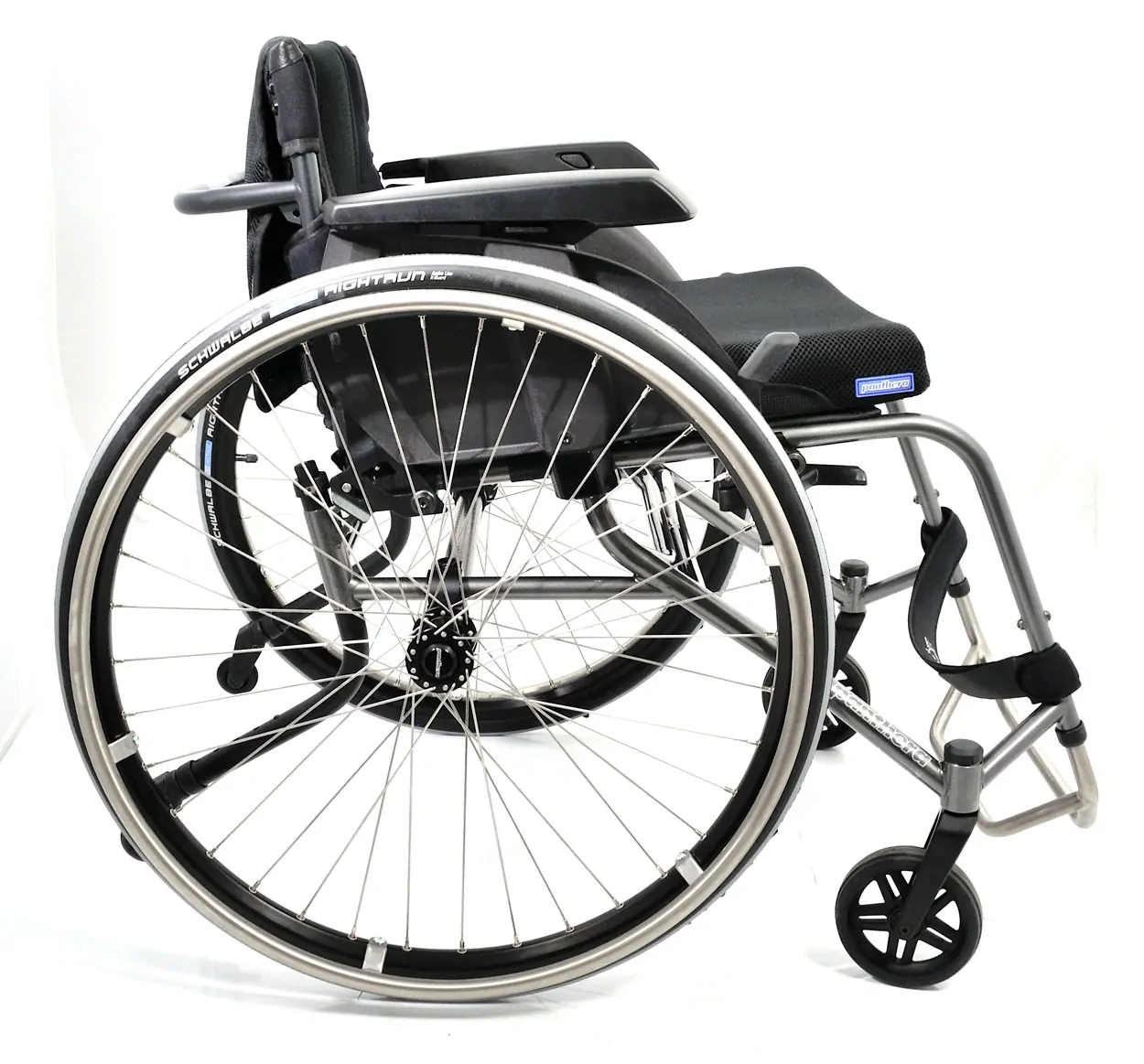 ultraľahký mechanický invalidný vozík Panthera S3